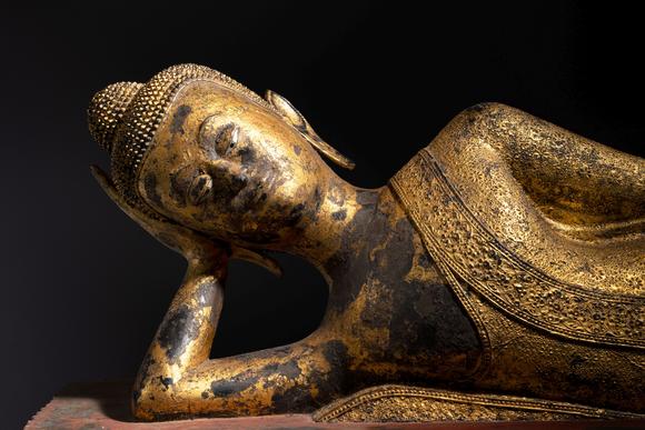Rob Michiels AuctionsAn exceptional and large gilt-lacquered bronze figure of the reclining Parinirvana Buddha, Thailand, 18th C.