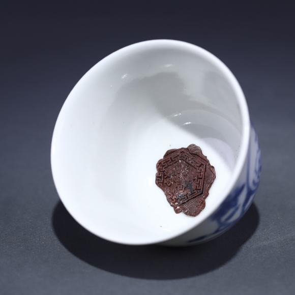 You Need清 康熙 青花洞石花卉杯 款識(shí)：“若深珍藏”  