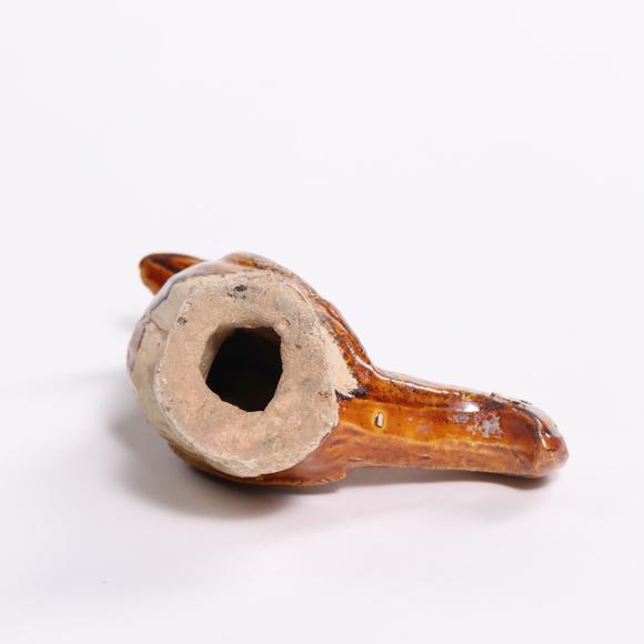 東京銀座（古美術(shù)宋磁）唐 三彩褐釉雞 平野古陶軒舊藏/參閱資料(一)出光美術(shù)館 《中國の陶俑》 P49第66號
參閱資料(二)出光美術(shù)館藏品図録《中國陶磁》P382號