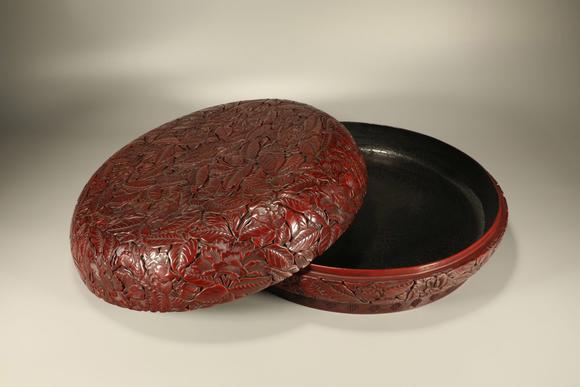 北京國(guó)經(jīng)湛然清 大漆牡丹花卉大捧盒