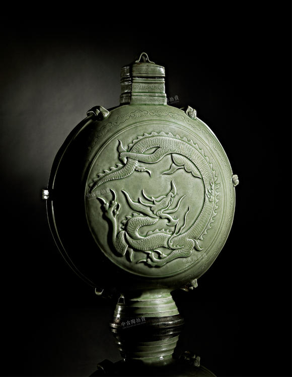 中古陶明 青釉剔刻龍紋六系穿帶扁壺