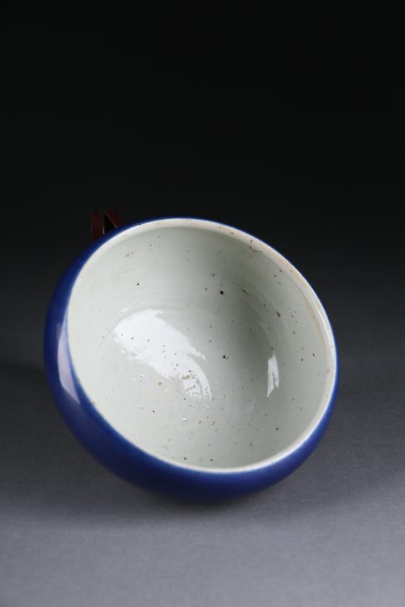 春和美術(shù)藍(lán)釉三足洗