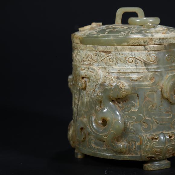 春和美術(shù)白玉漢高浮雕玉杯