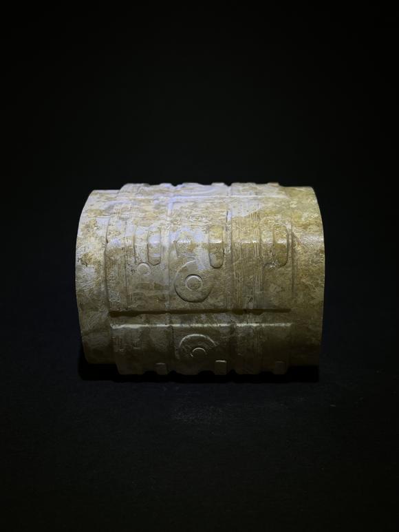 萬(wàn)領(lǐng)國(guó)際良渚文化玉琮   附國(guó)華雜志著錄信息