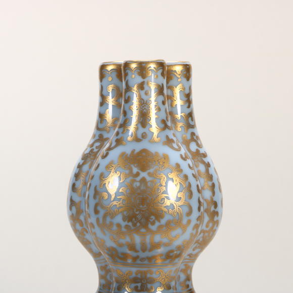 北京億宬 天藍(lán)釉描金三管葫蘆瓶