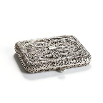 Silver Filigree Floral-Patterned Cigarette Case