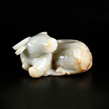 和田玉雕牛形水盂