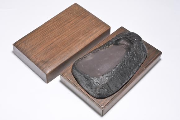 三杉美術(shù)雲(yún)龍紋端硯