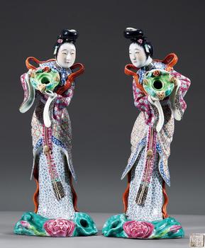 民國(guó) 福建會(huì)館粉彩天女散花一對(duì)