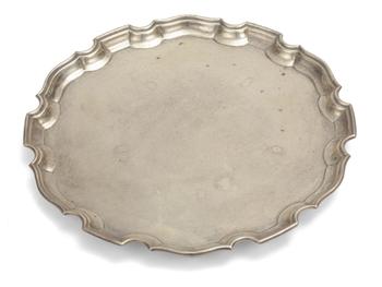 Lot 72 A GEORGE V SILVER CIRCULAR SALVER