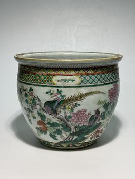 Grand bac à poissons famille verte à faisans et pivoines, 19–20 siècle