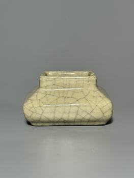 A Ge-Type Crackle Glaze Square Rectangular Water Pot, China, 10th–13th century