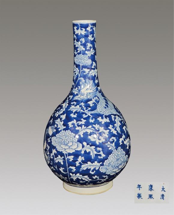 北京萬歷|萬歷國際2026年春季藝術(shù)品同步拍賣會青花龍鳳牡丹纏枝蓮膽瓶