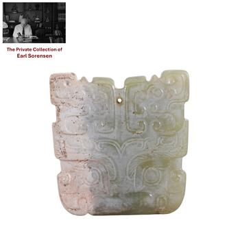 A CHINESE ARCHAIC JADE PENDANT