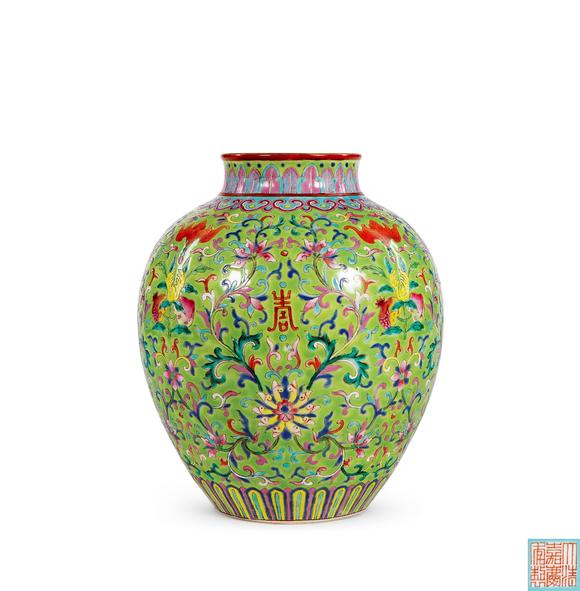 華藝國(guó)際清嘉慶  綠地粉彩福壽紋太白罐