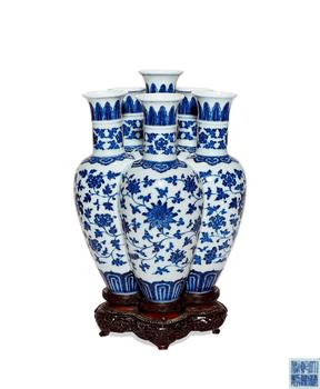 清乾隆  唐窯青花纏枝花卉紋六孔瓶（配座）