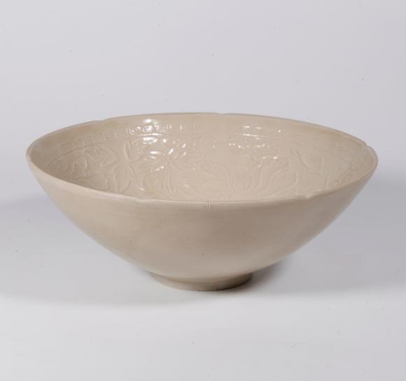 千葉大和|東瀛集珍--骨董珍品八月春季拍賣會(huì) 第一回定窯模印花卉紋葵口碗