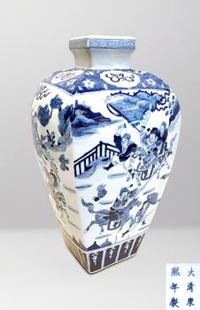 清  青花戰(zhàn)將圖方瓶