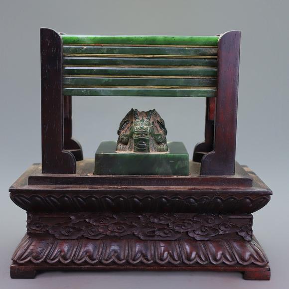 東京蕓術(shù)|關(guān)西古藏—薈萃雜項(xiàng)專(zhuān)場(chǎng)和田碧玉太子書(shū)冊(cè)印一套盒子