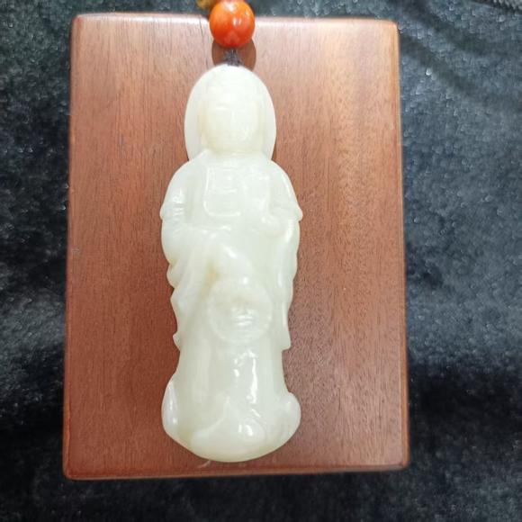 虎符拍賣和田玉觀音掛件