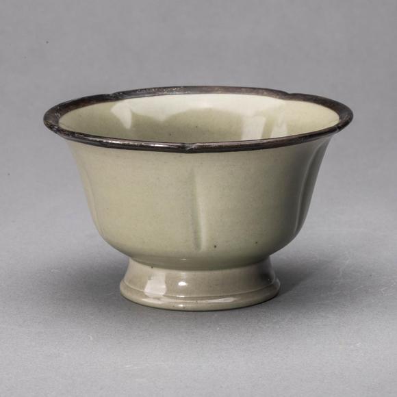 古美術　中国宋時代青磁酒器 貴重 宋時代 青白磁酒杯7.5cm 盃 酒器 中国古美術 古玩