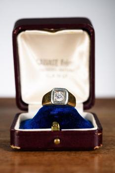 Men\'s ring in 18 karat yellow gold with brilliant …
