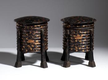 A pair of covered Hokai food containers in gold and black lacquer. Japan, late Edo period (1615–1868).