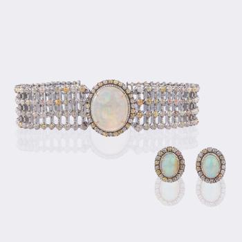 Splendid, multicoloured Diamond Opal Set: Choker necklace and a Pair of Earrings.