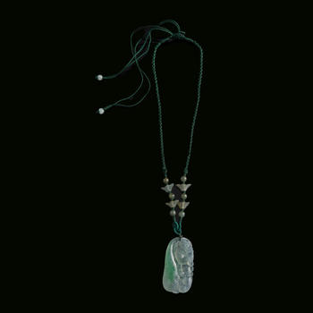 翡翠雕猴子佩  A Chinese jadeite monkey-form pendant