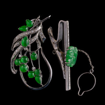 金屬鑲翡翠胸針及領帶夾  A Chinese jadeite-set white metal brooch and a tie clip