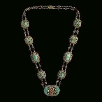 民國(guó) 銀嵌翡翠項(xiàng)鍊  A Chinese jadeite-inset silver necklace