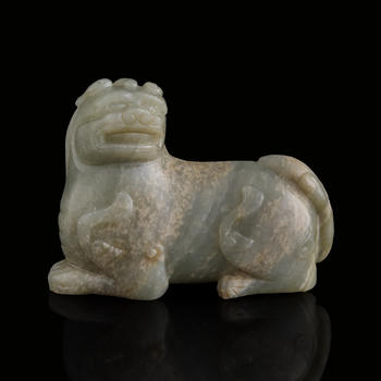 明代 玉瑞獸  A Chinese jade carving of a beast