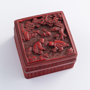 十九世紀早 剔紅人物四方香盒  A Chinese square cinnabar incense box