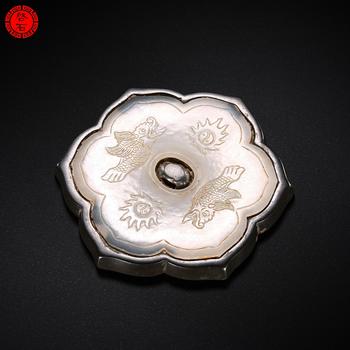 清 嵌白玉摩羯紋菱花鏡