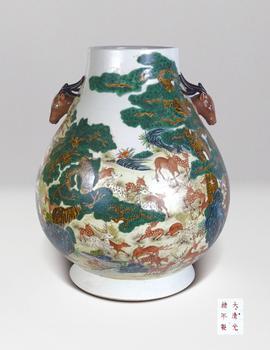 清  粉彩鹿頭瓶