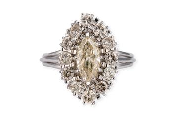 NAVETTE ENTOURAGE RING