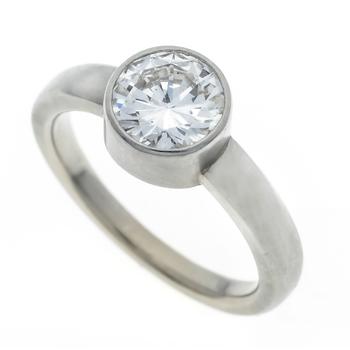 Solitary diamond ring, platinum, un