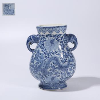 青花龍鳳呈祥象耳尊
