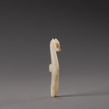 清 白玉雕螭龍帶鈎