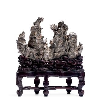 清 “蝯聲煙樹重”靈璧婉螺石