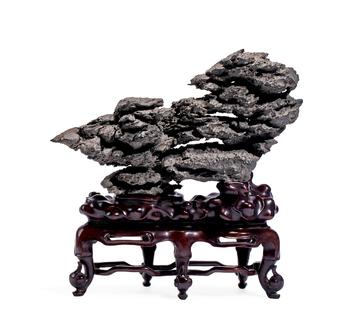 清 “煙巒橫逸”英石