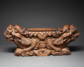 GRAND SOCLE EN BOIS SCULPTé