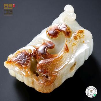 明 白玉留皮巧雕螭龍獸面紋珮