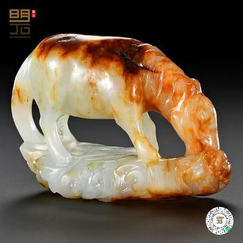 明 白玉留皮巧雕海馬擺件