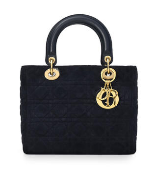 Christian Dior, sac Lady Dior Medium en daim bleu nuit matelassé cannage, charmes D.I.O.R., poignées cuir, 20x25 cm