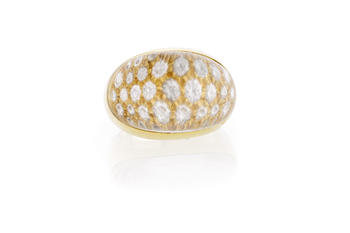 Cartier, Myst, bague or 750 ornée d'un d?me de cristal de roche sur un pavage de diamants taille brillant