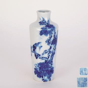 民國 王步制青花花鳥紋撇口瓶