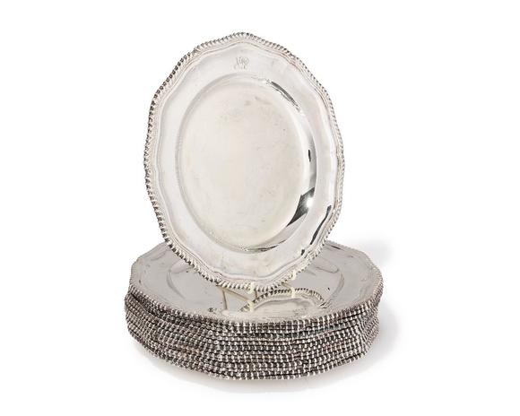 RoseberysA set of fifteen Elizabeth II silver plates.?

Robets & Belk,?
