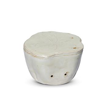 明 白瓷脈枕