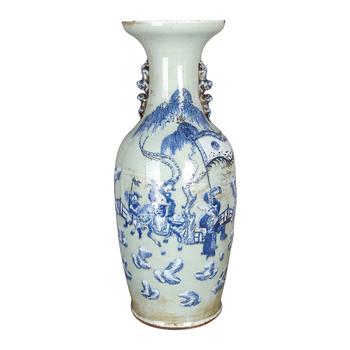 清 豆青地青花戰(zhàn)將人物盤口瓶